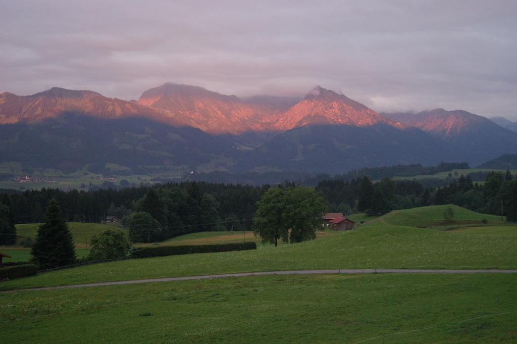 Gaestehaus Bergfrieden Bolsterlang Ruang foto